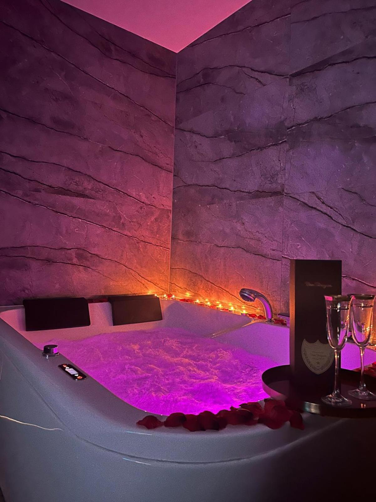 Apartament Z Jacuzzi Klimatyzacja Prywatny Parking Radom Luaran gambar