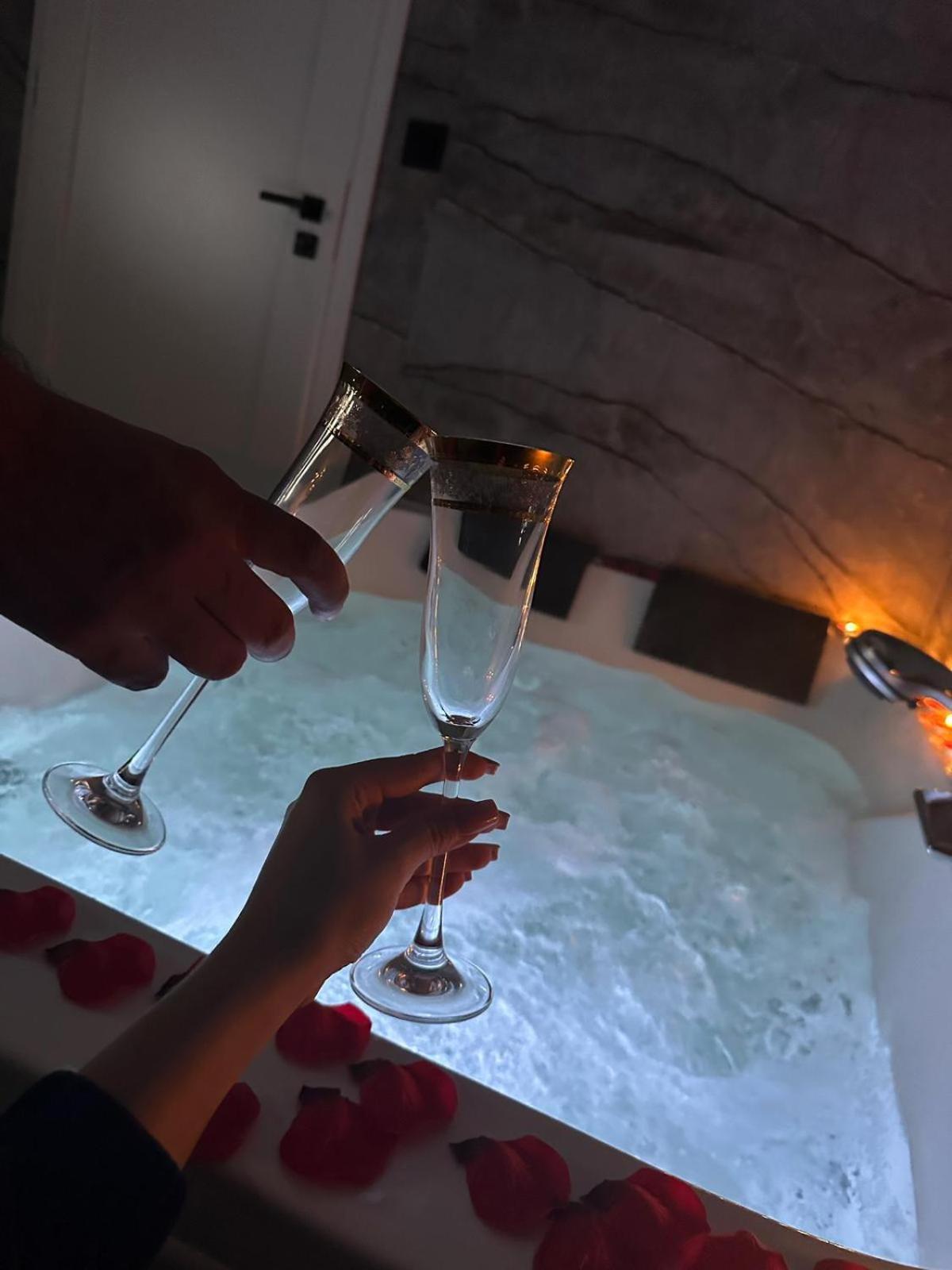 Apartament Z Jacuzzi Klimatyzacja Prywatny Parking Radom Luaran gambar